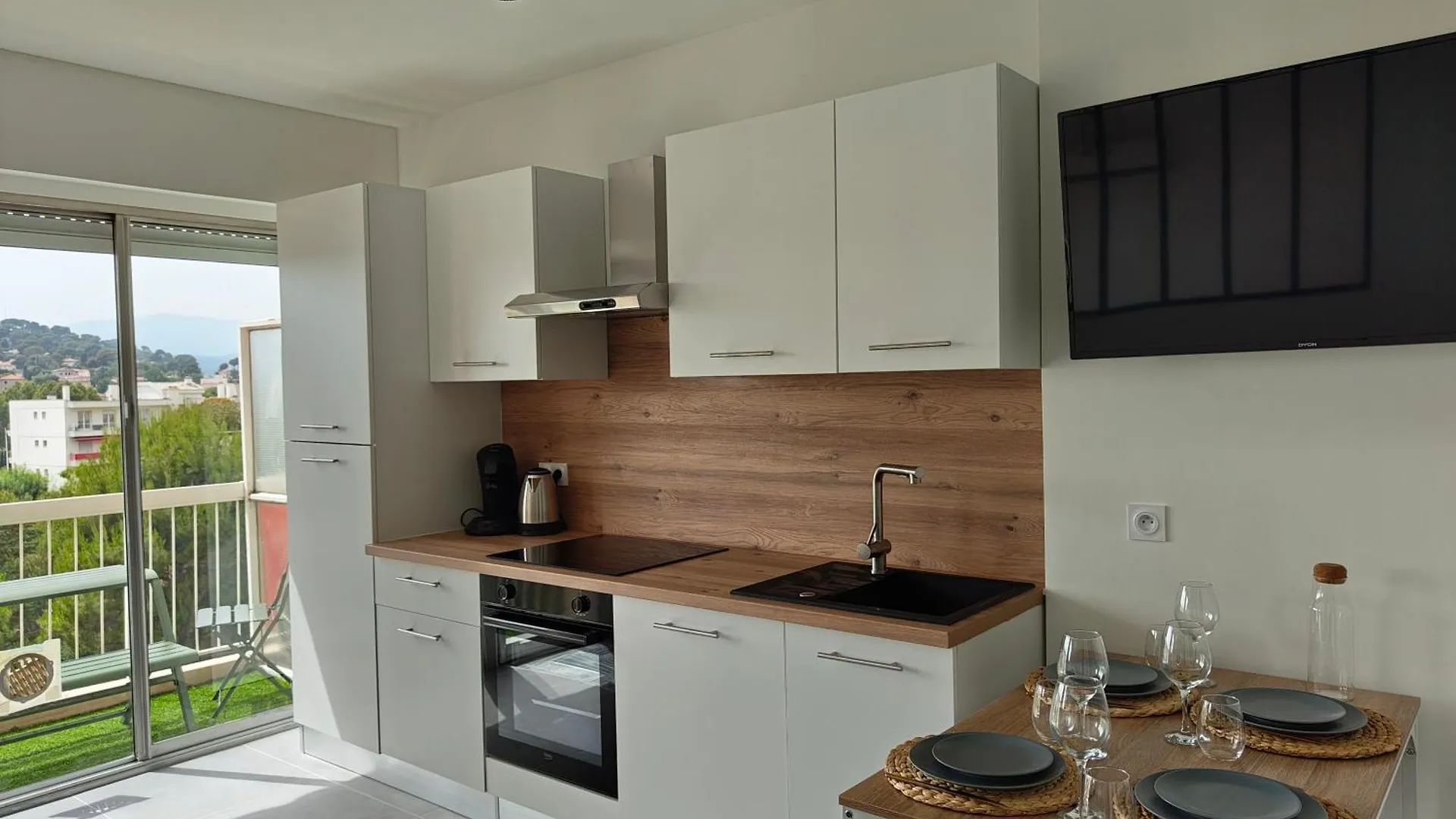 Splendide T2, 200M De La Mer, Climatise, Parking Cagnes-sur-Mer Apartment